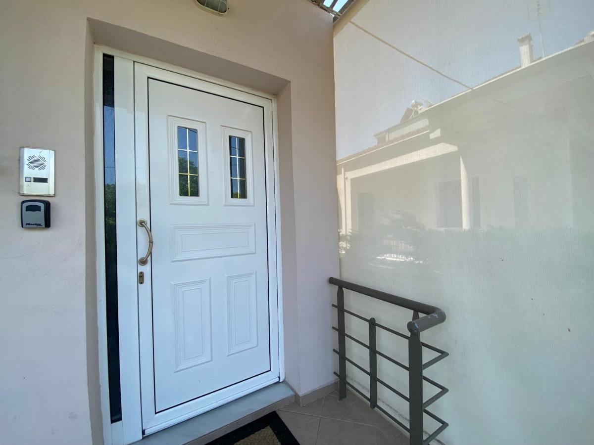 Cozy And Quiet Mini City Apartment ตริกาลา ภายนอก รูปภาพ